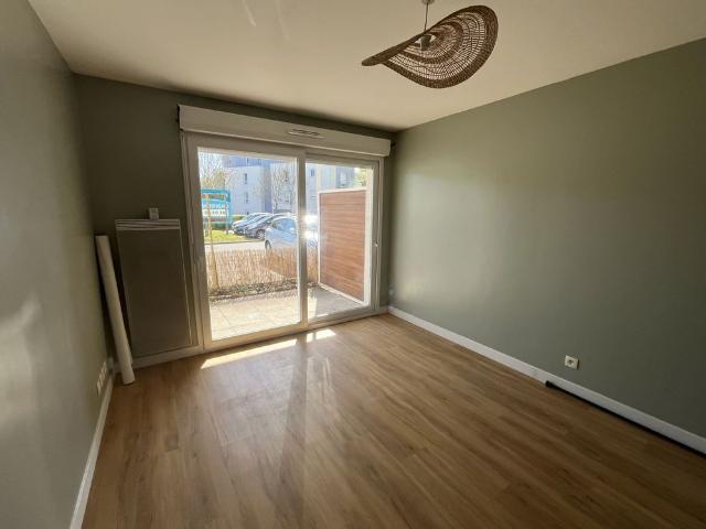 Plescop Appartement T2 en rez de jardin