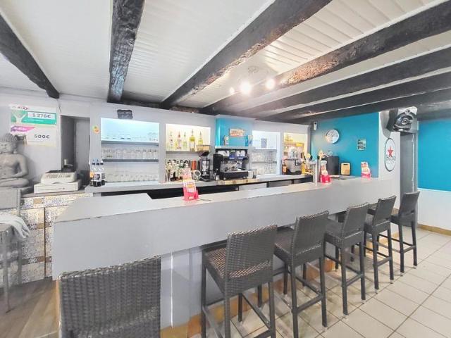 Pluvignier fond de commerce avec terrasse a fort potentiel 70 m²