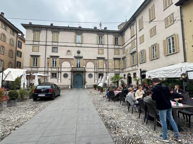 Plurilocale in vendita a Bergamo, Citt Alta