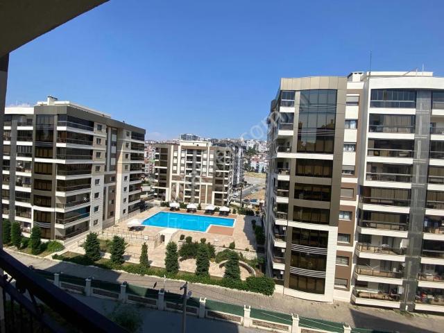 Plus Ara'dan Yeşilyurt /çamlıkent Sitesinde Satılık 3+1 Daire