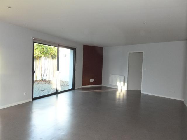 PP T4 RECENT LA ROCHELLE PATIOS GGE