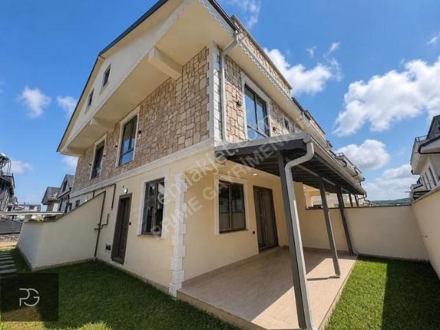 Prıme'dan Kocaali'de Geniş Bahçeli Müstakil Villa Fırsatı!