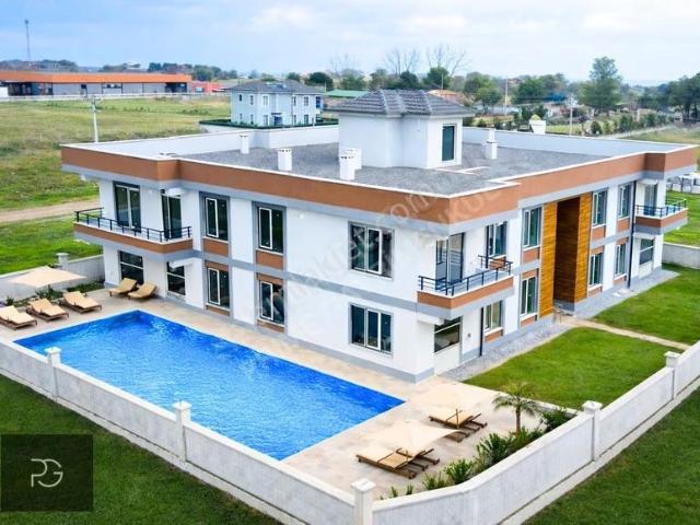 Prıme'dan Merkezi Konumda, Butik Sitede 2+1 Havuzlu Daireler!