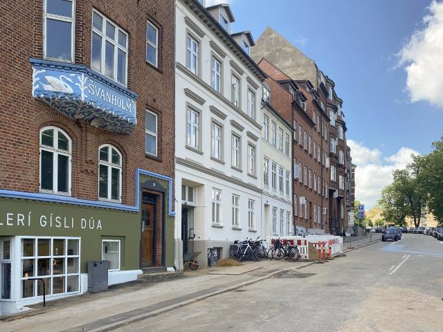 Præsentabel 4 værelses lejlighed