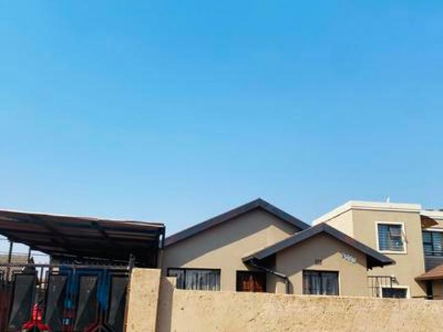 protea glen ext 12 room | for rental