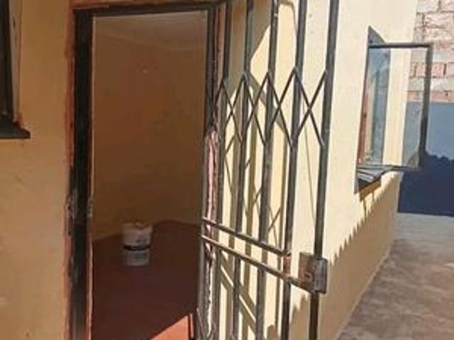 protea glen ext 16 room – to rent