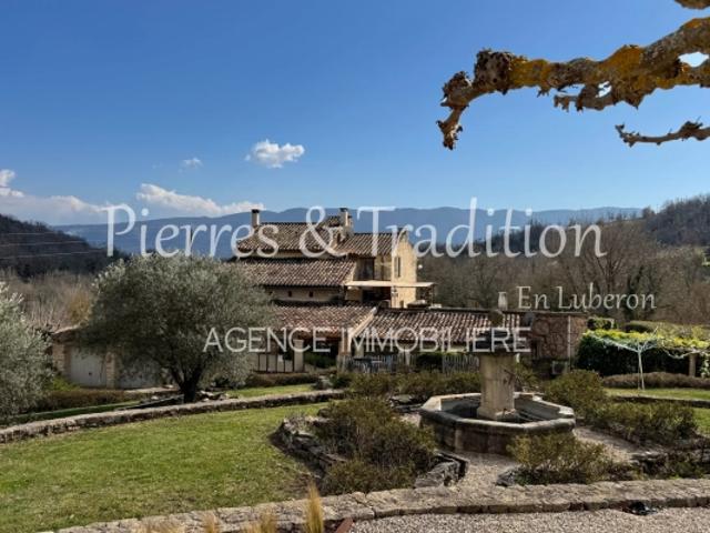 Provence, Luberon, splendide mas provençal avec piscine et vue panoramique