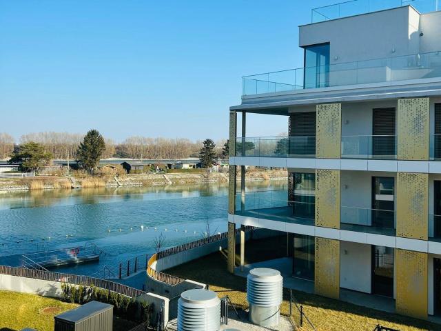 PROVISIONFREI! DIREKTEM BLICK AUF DIE DONAU! THE SHORE! RUHIG! HELLE 2. ZIMMER MIT 7m² BALKON! CONCIERGESERVICE! FITNESS! SPA BEREICH! EINBAUKÜCHE!