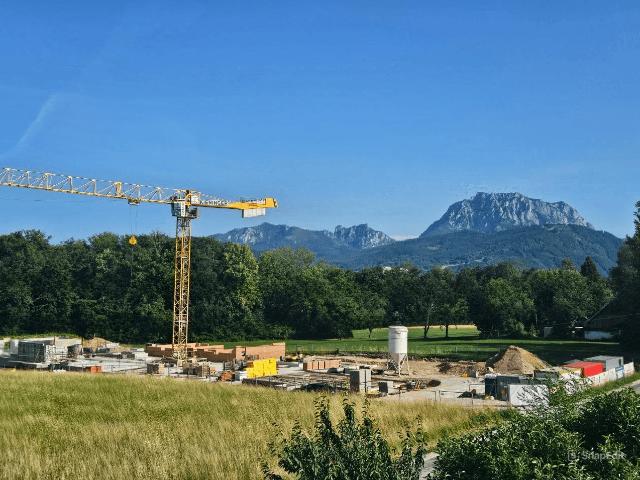 Provisionsfrei! 75 m² Obergeschosswohnung im vorderen Haus mit freiem Traunsteinblick
