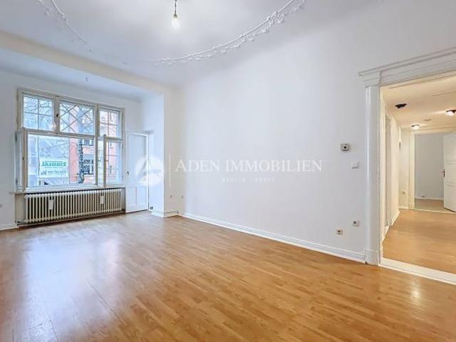 Provisionsfrei! 2 Zi. Altbau 3 Zi. Potenzial mit sonnigem Wintergarten. Ruhige Lage!