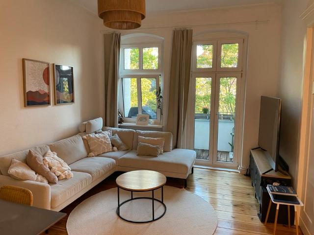 PROVISIONSFREI* 3 ZIMMER Altbau Wohnung in TIERGARTEN