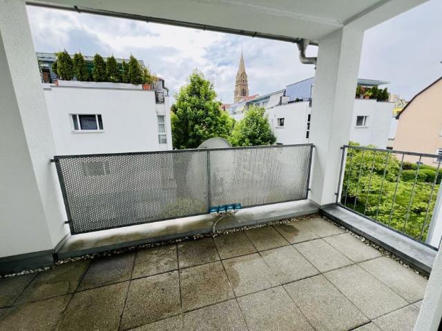 Provisionsfrei, teilmöblierte, helle 3,5 Zi. Whg. 74qm mit EBK, Loggia, Gäste WC und Abstellkammer im Herzen von S Zuffenhausen, bezugsfrei ab 01.10.2026