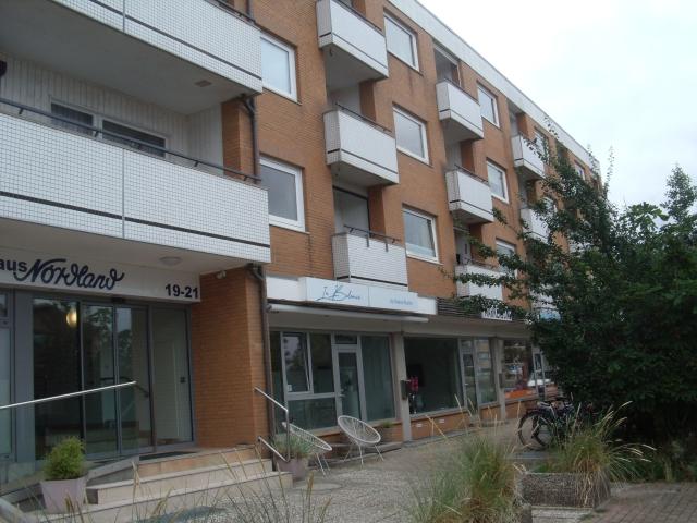 PROVISIONSFREI  traumhaft schöne gemütliche 2 Zimmerwohnung im 2. OG in gepflegtem MFH in Westerland mit Balkon und Wellnessbereich