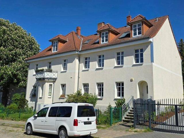 Provisionsfrei von Privat: vermietetes, energetisch saniertes 3 Familienhaus in Berlin Altglienicke