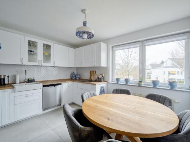 Provisionsfrei* vollsanierte 3 Zimmerwohnung mit Balkon Bezugs & Provisionsfrei