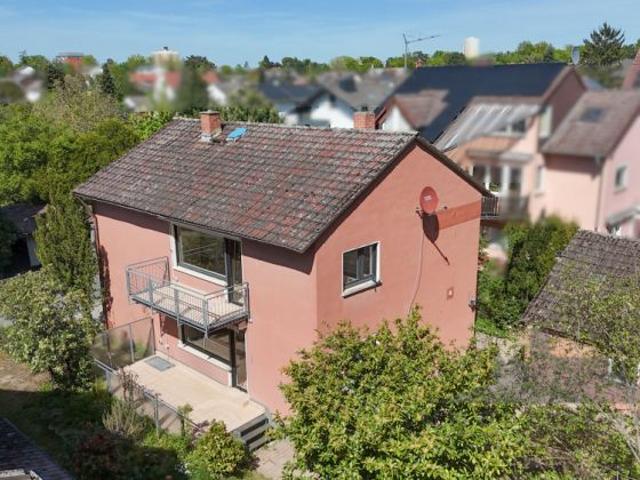 Provisionsfrei: Zweifamilienhaus in einzigartiger Waldrandlage von Langen