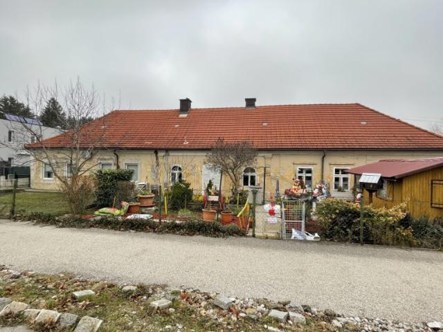 Provisionsfrei! Altbau mit traditionellem Charakter, 3 Separate Wohnungen