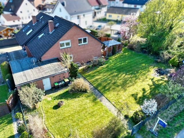 Provisionsfrei* Charmante Doppelhaushälfte mit großem Garten in Kachtenhausen Lage