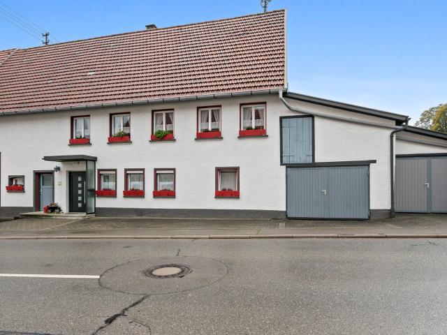 PROVISIONSFREI Charmantes, renoviertes Bauernhaus mit großzügigem Platzangebot