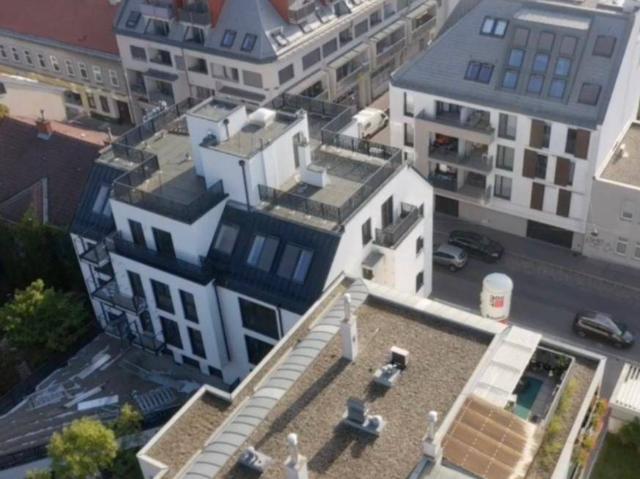 PROVISIONSFREI “Exklusive Zwei Zimmer—Wohnung in zentraler Top Lage Perfekt zum Selbstwohnen oder als Anlageobjekt“