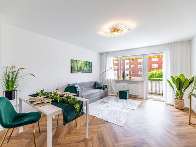 PROVISIONSFREI: Frisch sanierte 3 Zimmer Wohnung mit Balkon und Garage – sofort bezugsfrei!