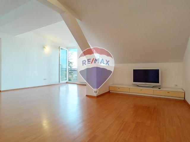 # PROVISIONSFREI FÜR DEN KÄUFER # 4 Zimmer Dachgeschoss Wohnung zum Verkauf in Baar Ebenhausen
