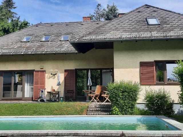 PROVISIONSFREI GROSSES EF HAUS MIT POOL UND ZWEI GARAGEN, neuer Preis!