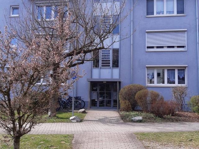 Provisionsfrei: Großzügige 5 Zi. Wohnung mit Balkon in begehrter Lage Augsburg Pfersee!