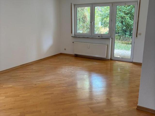 Provisionsfrei: Helle 3 Zimmer Wohnung Terrasse & TG in Uhingen