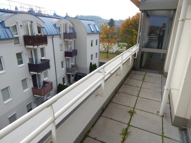 PROVISIONSFREI Helle und ruhige Terrassenwohnung mit Garagenplatz