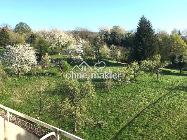 Provisionsfrei! Helle, ruhige 3 Zi. DG Whg mit Balkon, Ausblick und Garage