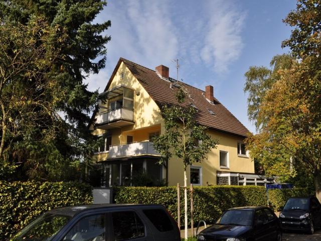 PROVISIONSFREI* Kleines Mehrfamilienhaus in ruhiger und dennoch zentraler Lage