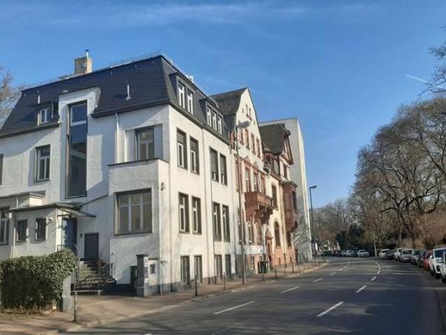PROVISIONSFREI Repräsentative Büro Gewerbefläche in AltbauVilla in bester Innenstadtlage