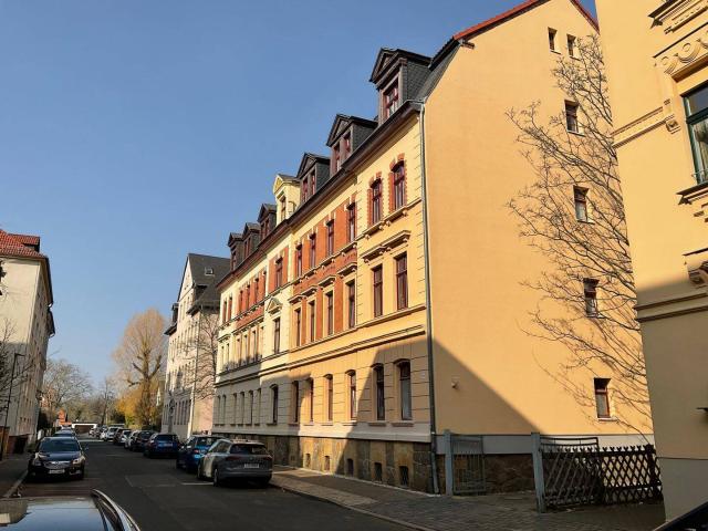 provisionsfrei + schöne 4 Zimmerwohnung mit zwei Balkonen in Markkleeberg West