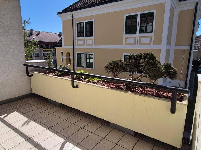 PROVISIONSFREIE 2 ZIMMER WOHNUNG IN KRITZENDORF MIT LOGGIA UND PARKPLATZ