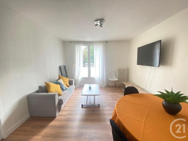 PROXIMITE COURS FAURIEL: Découvrez cet appartement meublé lumineux.