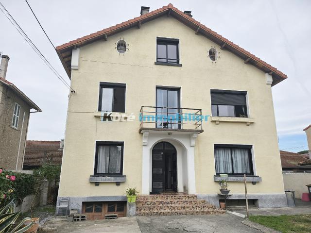 PROXIMITE DE TARBES, MAISON DE 183 M2 SUR 2 ETAGES