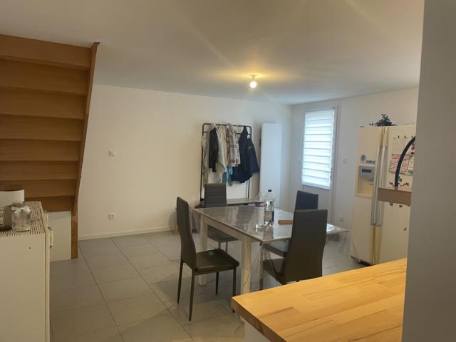 Proximité Les Essarts en Bocage une maison en location refa