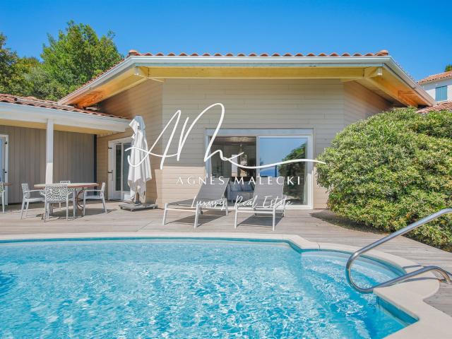 Proximite Plages Et Vue Mer Pour Cette Villa Ossature Bois D. 173m² Rayol Canadel sur Mer