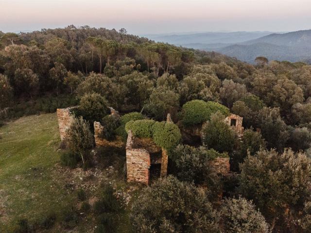 “Proyecto de restauración de una masía histórica en 28 hectá. 485m² Sant Sadurni de L'Heura