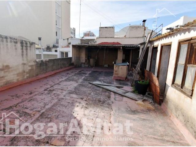 ¡PROYECTO MONUMENTAL EN EL CENTRO! AMPLIA CASA CON GARAJE Y TERRAZA