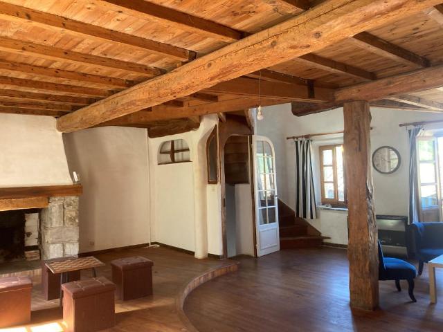Proche Couiza maison de village de caractère, beaux espaces