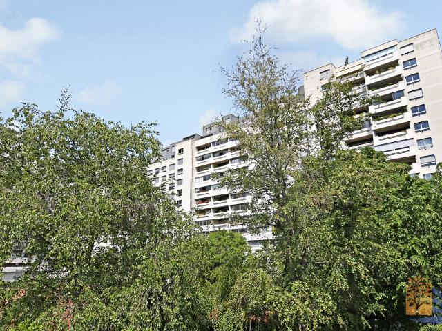 Proche Cambronne 3 pièces avec balcon étage élevé et cave parkings en option