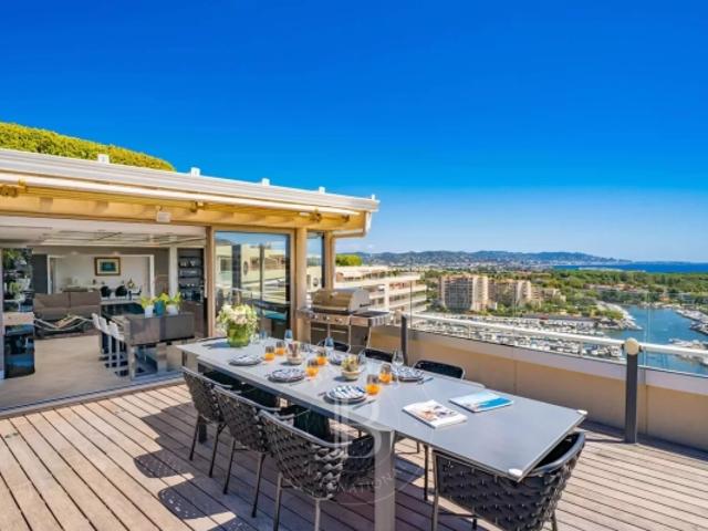PROCHE CANNES CANNES MARINA EXCLUSIF PENTHOUSE VUE MER PANORAMIQUE