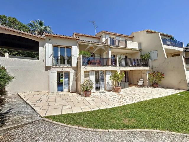 Proche Cannes Villa mitoyenne avec vue mer
