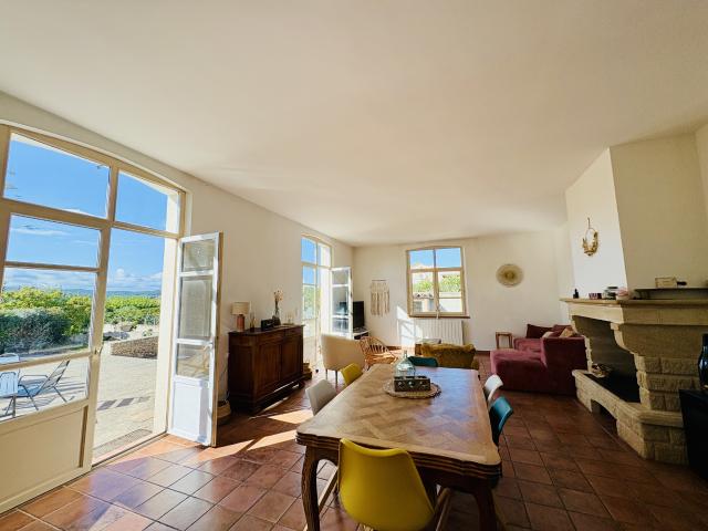 Proche Carcassonne, grande villa 6 pièces, terrain 1700m2