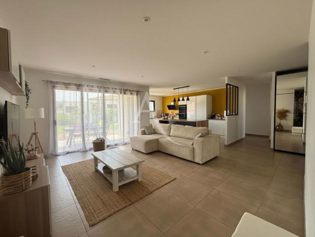 Proche CARCASSONNE, Maison contemporain de plain pied avec garage