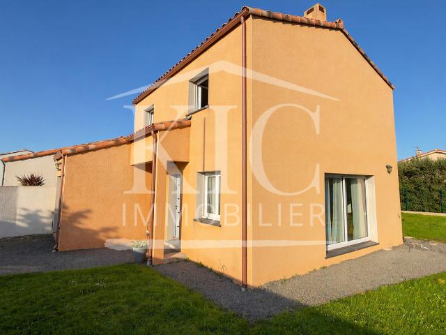 PROCHE CARCASSONNE Maison 4 faces, 90 m2, jardin, garage