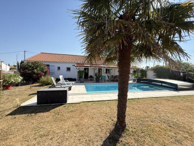 PROCHE CENTRE MAISON PLAIN PIED 3 CHAMBRES EXCELLENT EMPLACEMENT PISCINE CHAUFFEE