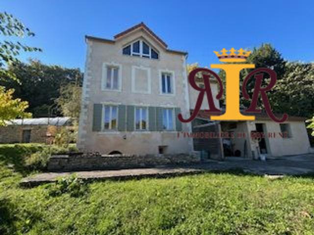 Proche centre ville, maison année 30 avec terrain et piscine